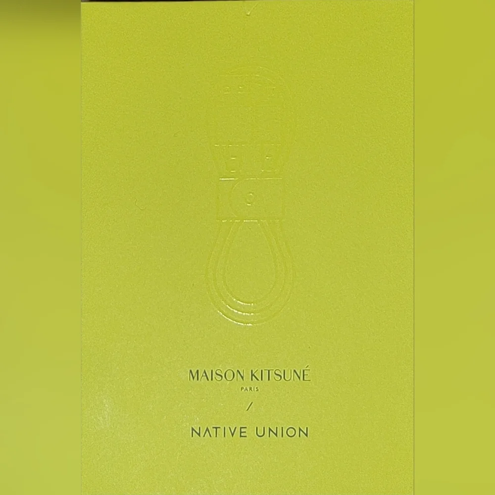 NIB Maison Kitsuné x Native Union Belt Cable 1.2m - Green